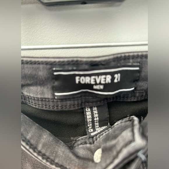 Jeans - Picture 3 of 4